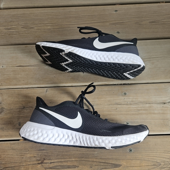 NIKE Men's Revolution 5 Running Shoes Black White Size 9 - Picture 8 of 12
